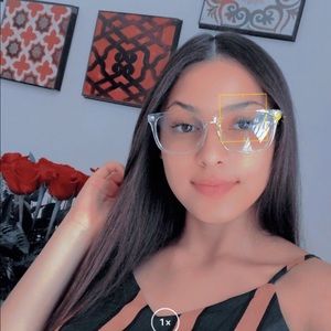 Meet your Posher, Kaily